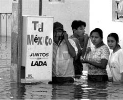 Habitantes del barrio El Espejo, en las cercanas de Villahermosa n Foto: Ap