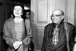 La funcionaria de la ONU, Mary Robinson, y el obispo Samuel Ruiz, luego de su reunin en Tuxtla Gutirrez n Foto: Guillermo Sologuren
La funcionaria de la ONU, Mary Robinson, y el obispo Samuel Ruiz, luego de su reunin en Tuxtla Gutirrez n Foto: Guillermo Sologuren
1