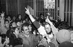 Salida de paristas del Reclusorio Norte n Foto: Marco Pelez