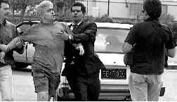 El tormentoso ex astro del futbol explot ante el acecho de los fotgrafos n Foto: Reuters