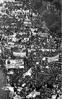 'Y dicen... y dicen... que somos minoria... aqui les demostramos que somos MAYORIA'