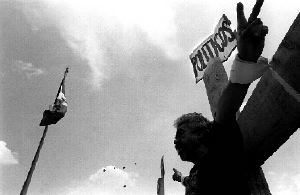 padres-crucificados-zocalo-jpg