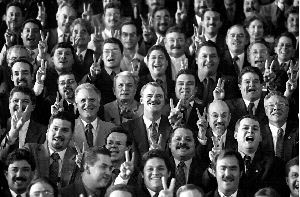 Vicente Fox Quesada, acompaado por los candidatos del PAN-PVEM a diputados y senadores n Foto: Mara Luisa Severiano