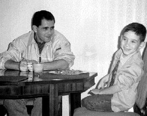 familia reunida de nuevo, escena de felicidad