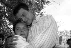 SALVADOR_FAMILY_REUNITED