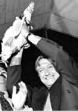 lopez-celebracion-debate-4-jpg