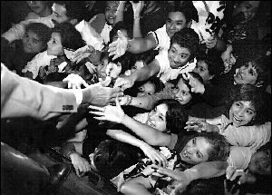 cardenas-cuauhtemoc-saludo-jpg