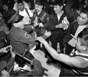 policias-enfrentamiento-5-jpg