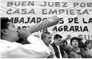 trabajadores-planton-bono-1