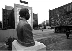 pri-busto-colosio-jpg