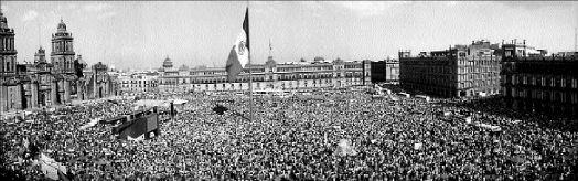 ezln-zocalo-multitud
