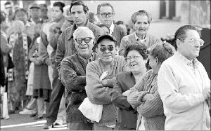 jubilados_cobrando03