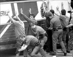 ilegales_arresto08dh