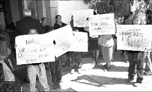 nios en protesta-arg