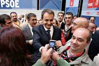 José Luis Rodríguez Zapatero, presidente del gobierno español, al salir de una reunión del PSOE en Vitoria