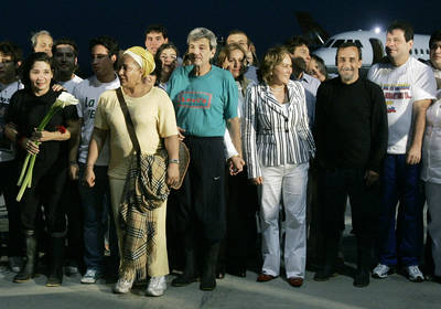 Liberan las FARC cuatro rehenes m&aacute;s