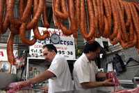 Mercado en la ciudad de México. Durante 2007 el país compró en el extranjero 42.7 por ciento del consumo interno de arroz, maíz y oleaginosas María Meléndrez Parada