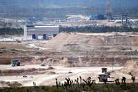Vista panorámica de la mina Peñasquito, Zacatecas, de donde la empresa canadiense Golden Corp extraerá aproximadamente 13 millones de onzas de oro en 19 años. Sin embargo, tener en sus tierras la segunda mina más importante del mundo no ha llevado progreso a los habitantes de Mazapil